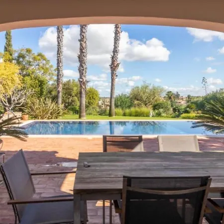 Charming Spacious Interiors And Pool Ferienhaus Carvoeiro (Lagoa)