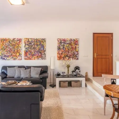 Charming Spacious Interiors And Pool