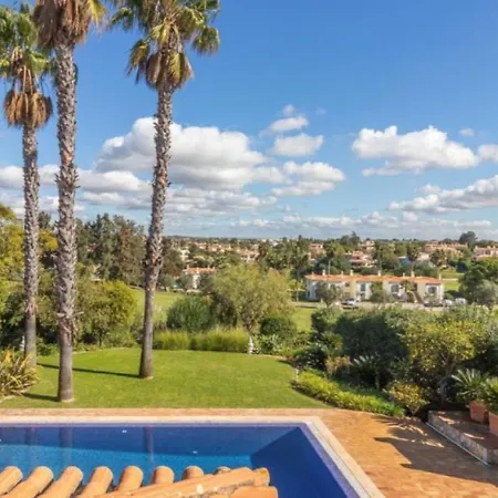 Holiday home Charming Spacious Interiors And Pool *